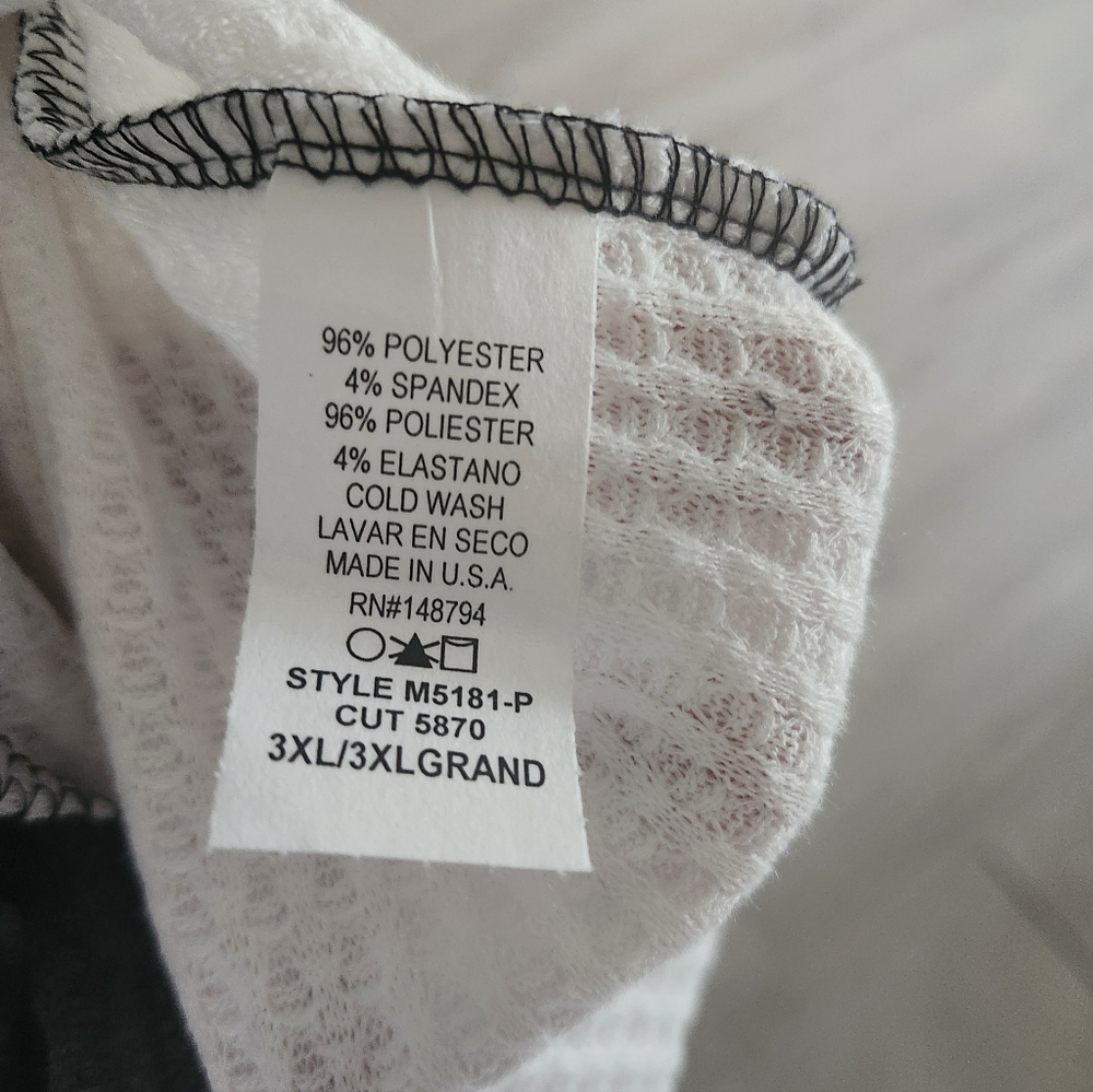 PLUS SIZE Waffle Color Block Top(3X)✨️ - Picture 10 of 11